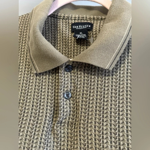 Mens Van Heusen Collared Shirt - Picture 4 of 4